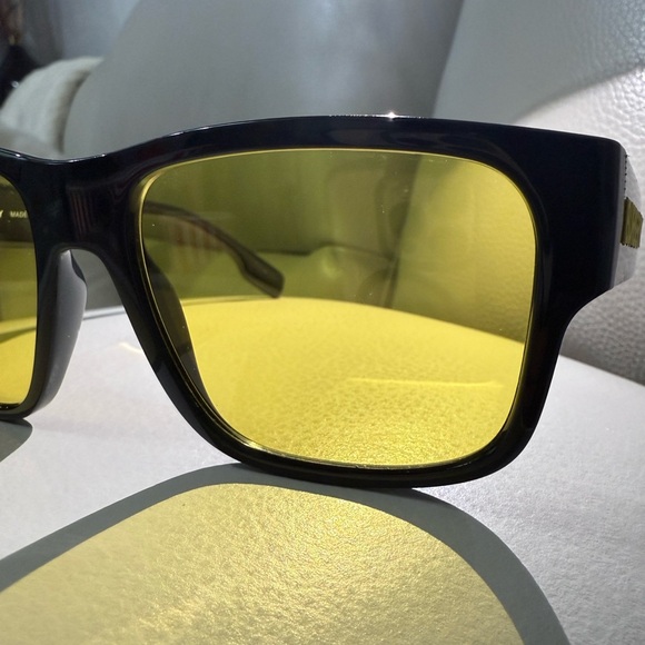 Burberry Men's Glasses with Black Frame and Yellow Lenses - Picture 11 of 14